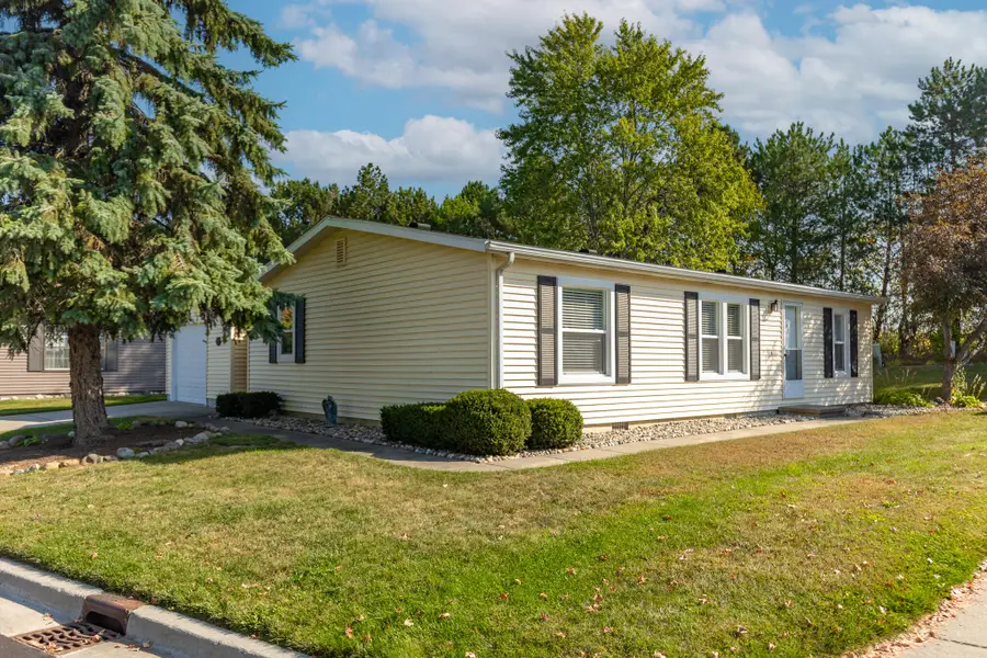 317 Cadgewith East, Lansing, MI 48906 - Image #2