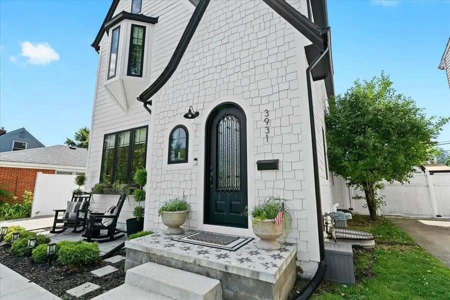 2020 Watkins Lake Road, Waterford, MI 48328 - Image #2