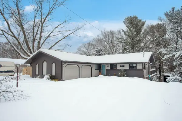 17982 N Fruitport Road, Spring Lake, MI 49456