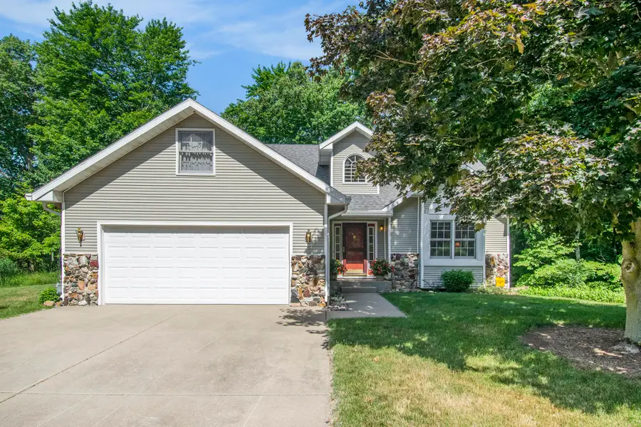 11276 Bridlewood Trail, Berrien Springs, MI 49103 - Image #2