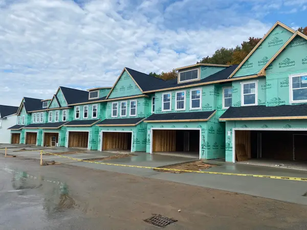 3327 Kings River Street Sw #46, Wyoming, MI 49418