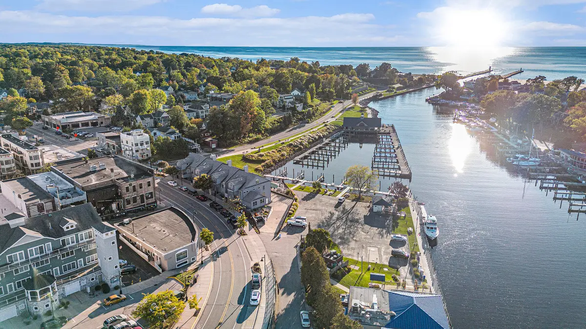 259 Kalamazoo Street #4, South Haven, MI 49090 - Image #1