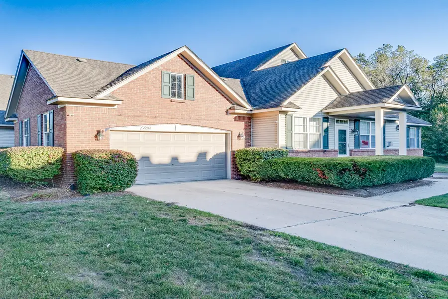 29581 Trail Creek Drive, New Boston, MI 48164 - Image #2