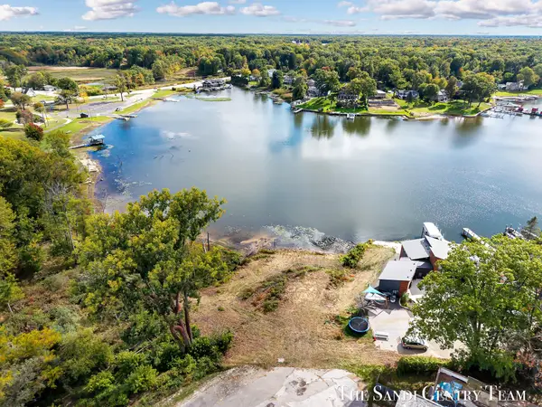 148 Lake Street, Fruitport, MI 49415