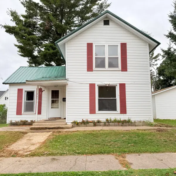 411 N Higbee Street, Reed City, MI 49677