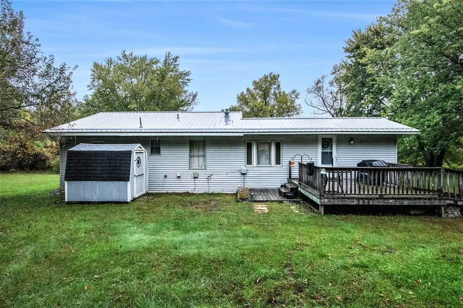 3864 Case Court, Watervliet, MI 49098 - Image #3