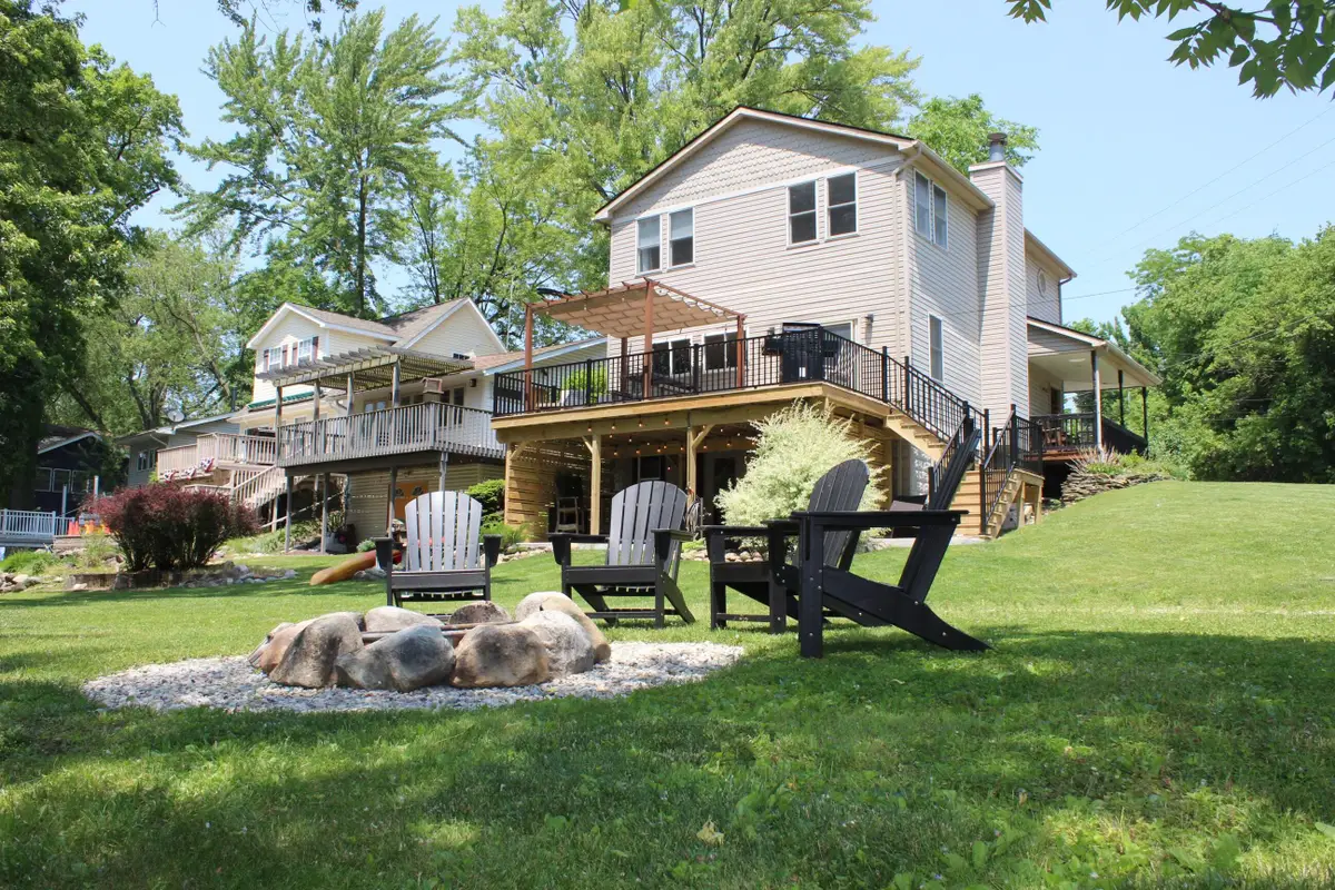 9435 Mcgregor Road, Pinckney, MI 48169 - Image #1