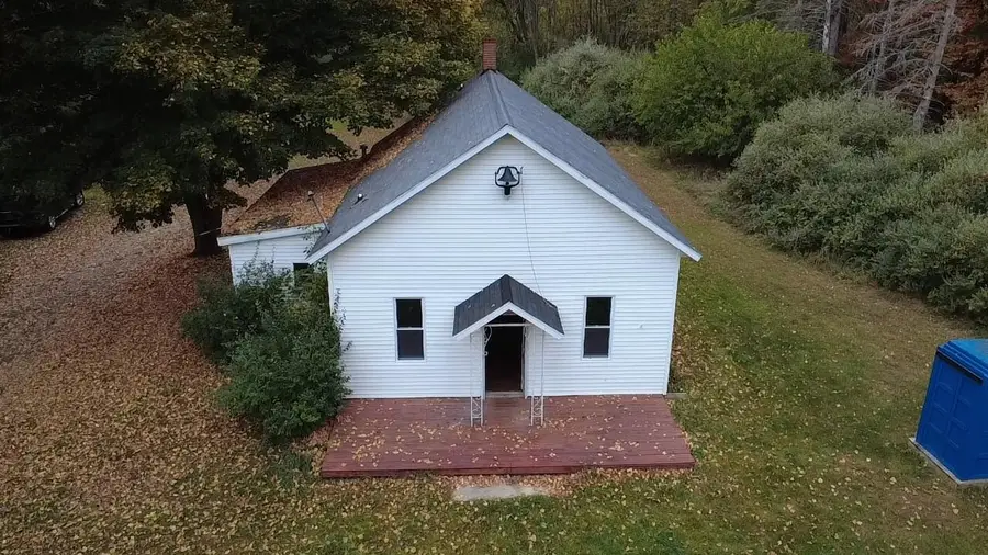 313 S Amber Road, Scottville, MI 49454 - Image #3