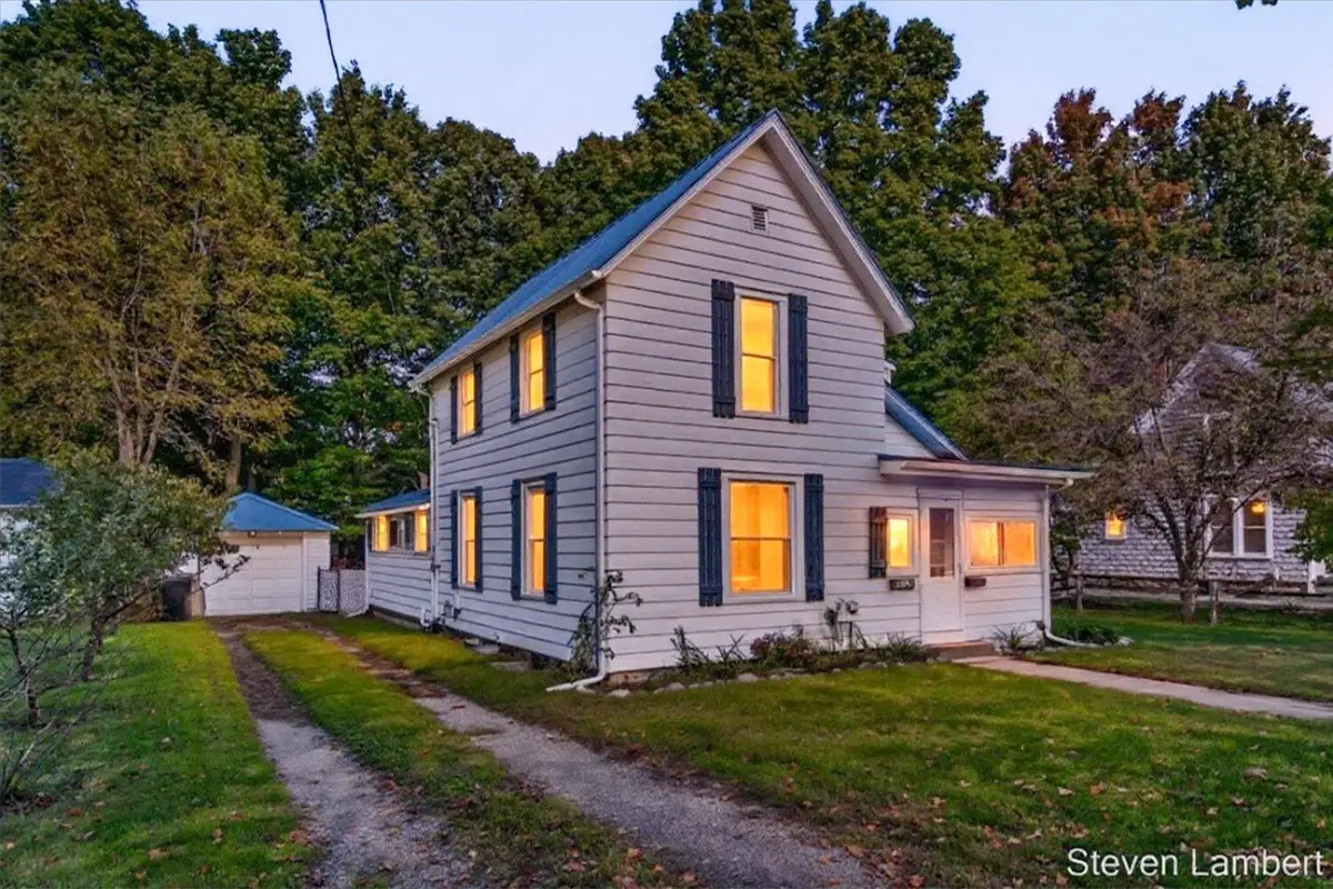 413 E Madison Street, Hastings, MI 49058 - #1