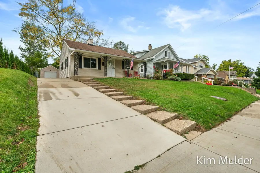 931 Frederick Avenue Nw, Grand Rapids, MI 49504 - Image #3