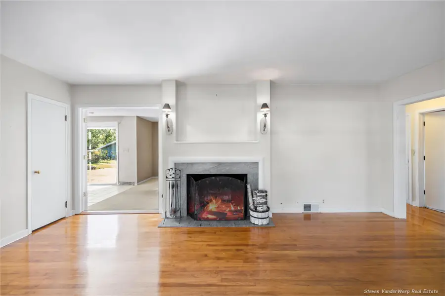 244 Grand Avenue, Grand Haven, MI 49417 - Image #3