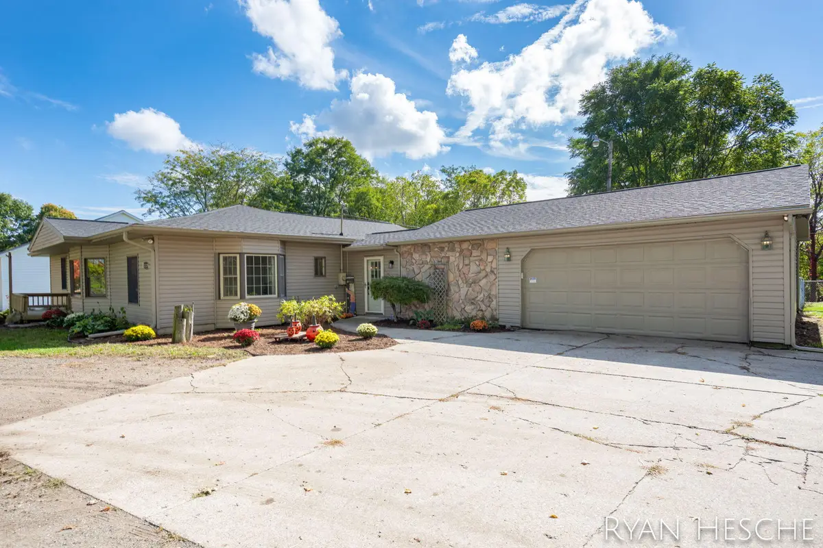 12320 Hart Street Ne, Greenville, MI 48838 - Image #1