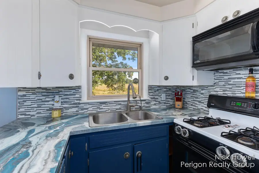 26131 M 40, Gobles, MI 49055 - Image #3