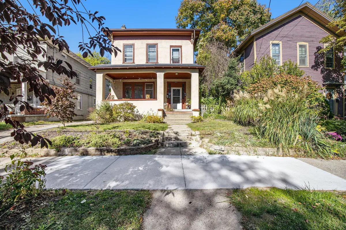 513 Crescent Street Ne, Grand Rapids, MI 49503 - Image #1