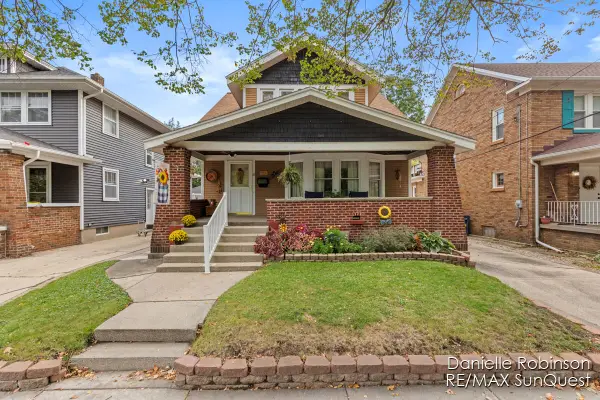 12 Valley Avenue Sw, Grand Rapids, MI 49504