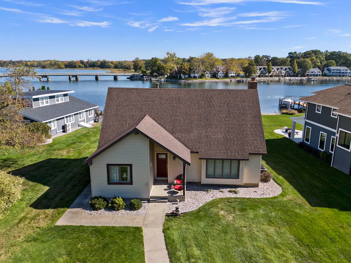 15770 Connelly Avenue, Spring Lake, MI 49456 - Image #1