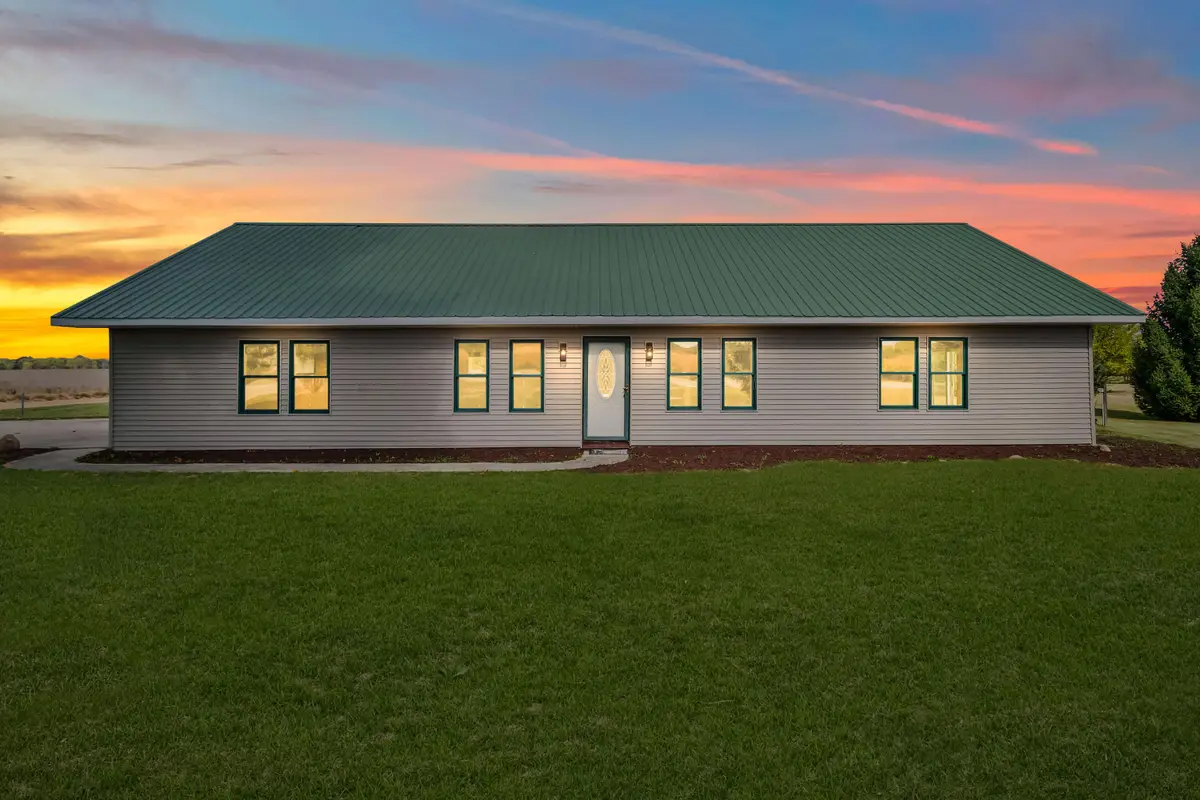 10149 Dennings Road, Jonesville, MI 49250 - Image #1