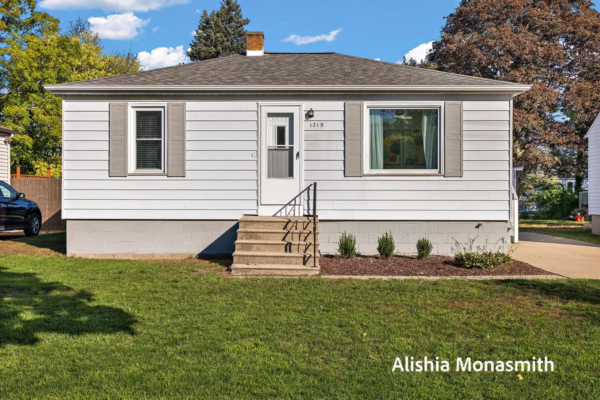 1219 Waverly Avenue, Grand Haven, MI 49417 - #1