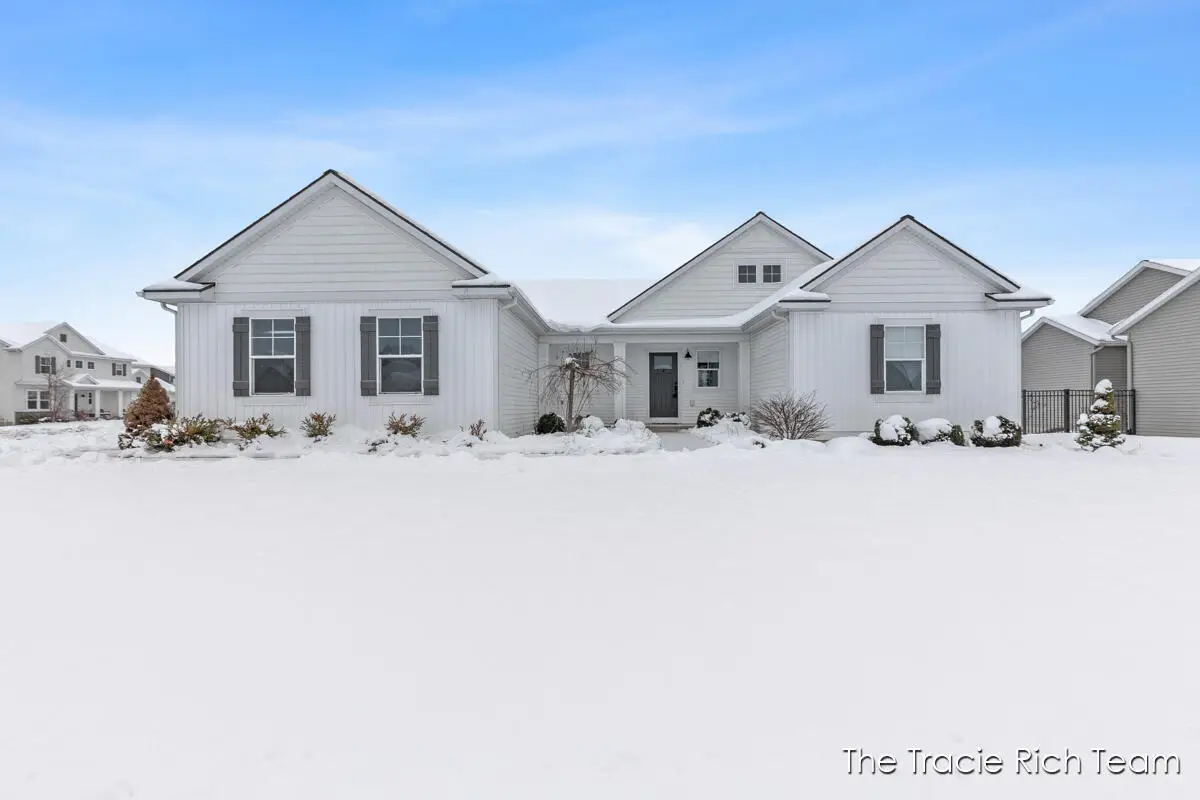 6741 Woodhills Drive Ne, Rockford, MI 49341 - Image #1
