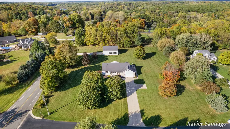 10050 Southridge Drive Se, Caledonia, MI 49316 - Image #2