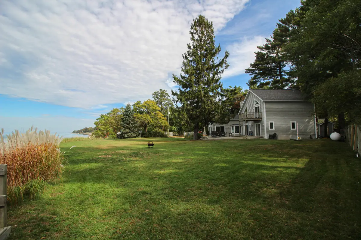 77709 18th Avenue, South Haven, MI 49090 - Image #1