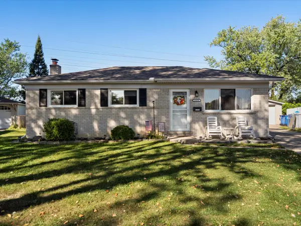 29379 Newport Drive, Warren, MI 48088