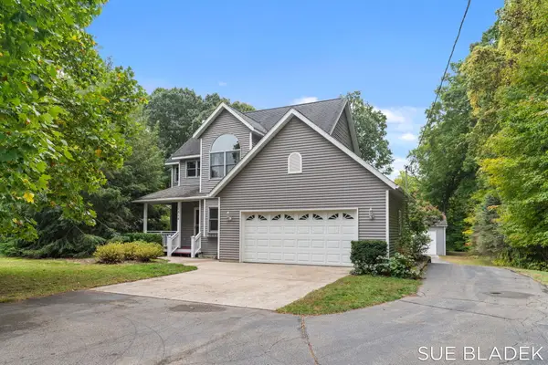 6814 Dale Court, Fennville, MI 49408