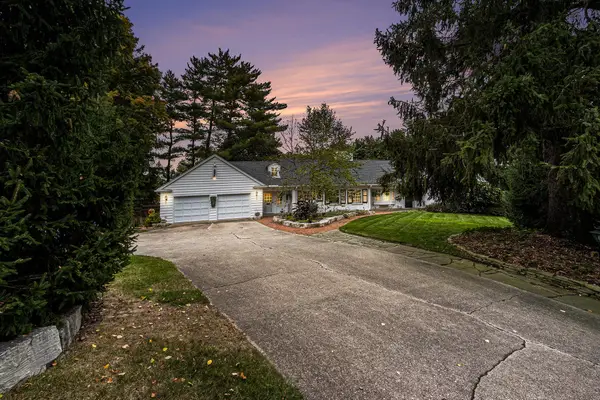 2433 Oakland Drive, Kalamazoo, MI 49008