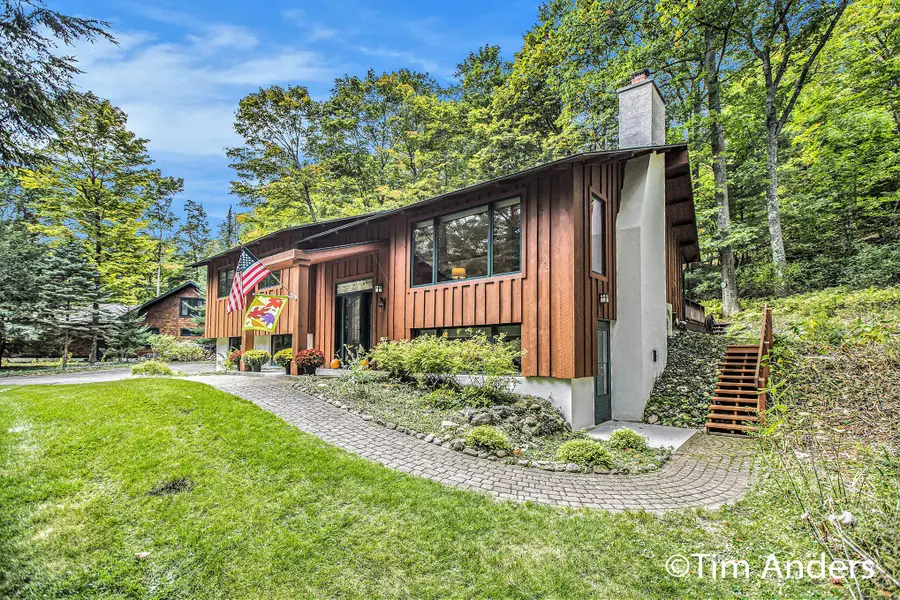 4039 E Oxford Drive, Leland, MI 49654 - Image #3