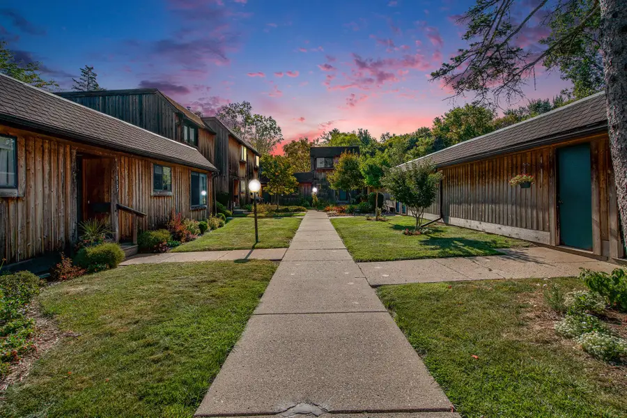 2127 Pauline Court, Ann Arbor, MI 48103 - Image #2