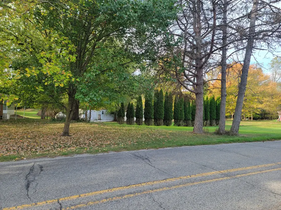 905 Fisher Road, Quincy, MI 49082 - Image #3
