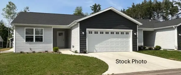 725 Heritage Woods Lane, Paw Paw, MI 49079