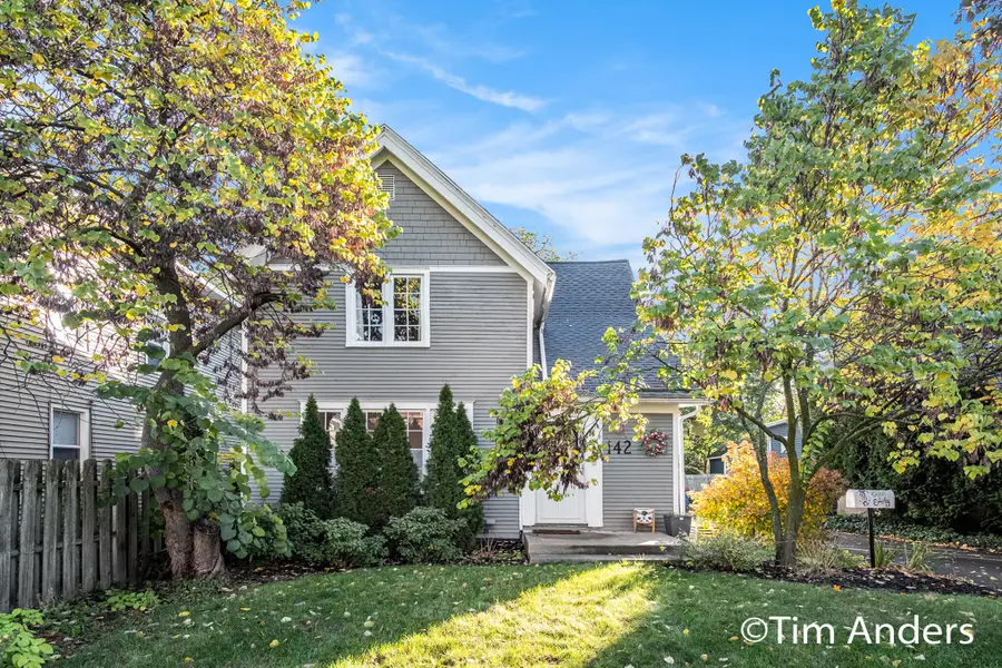 142 Carlton Avenue Se, Grand Rapids, MI 49506 - Image #2