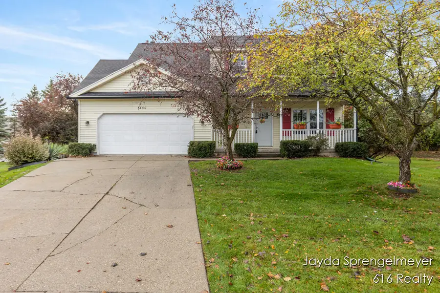 5450 Golfcrest Court Sw, Wyoming, MI 49509 - Image #2