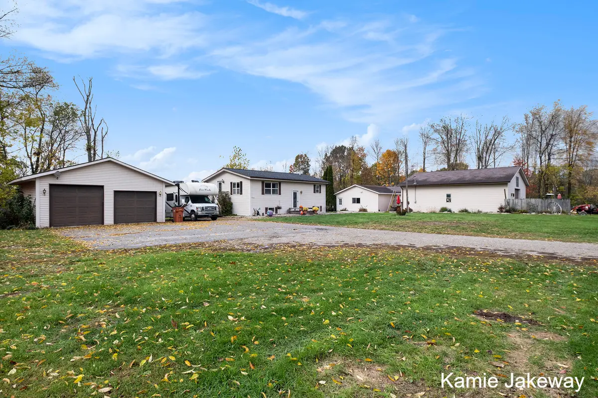 8395 Mcarthur Avenue Ne, Belding, MI 48809 - Image #1
