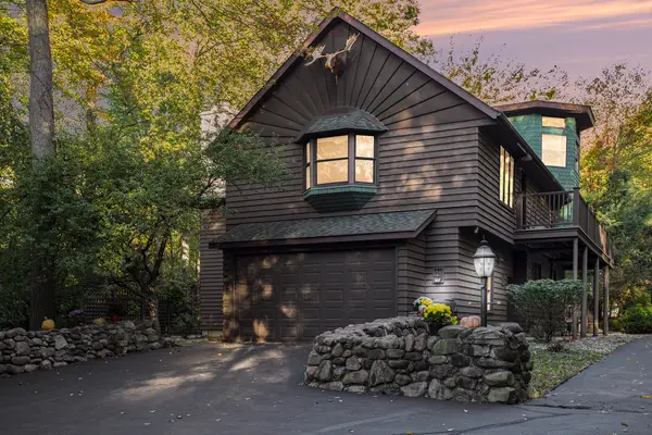 8425 Oakside Street, Portage, MI 49002