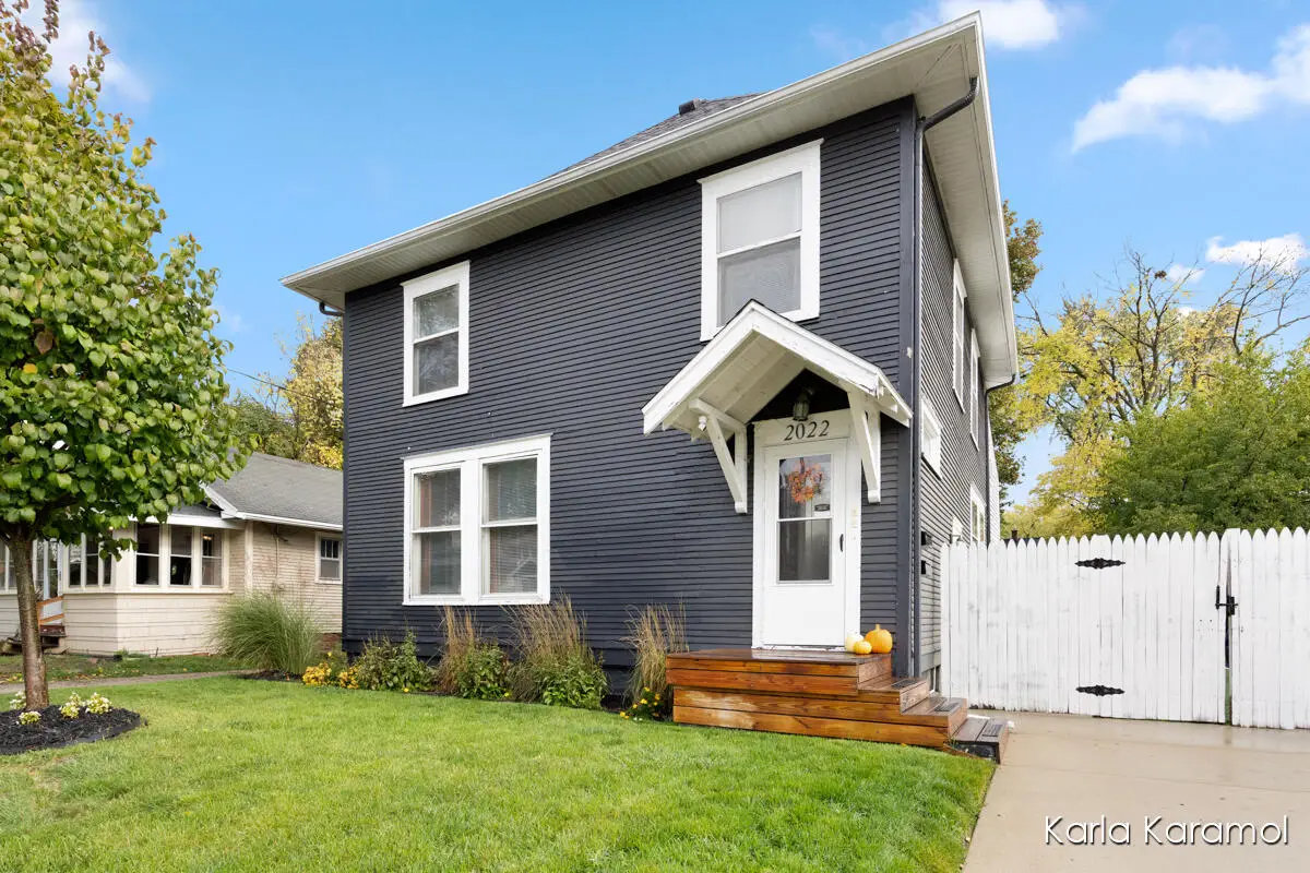 2022 Edgewood Avenue Ne, Grand Rapids, MI 49505 - Image #1