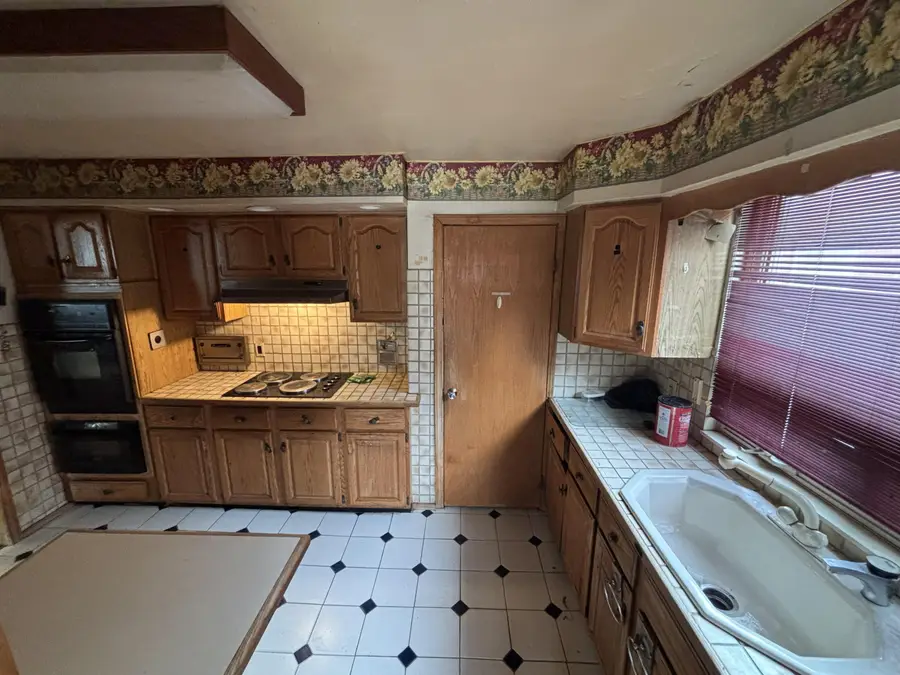 8285 Cheyenne Street, Detroit, MI 48228 - Image #3