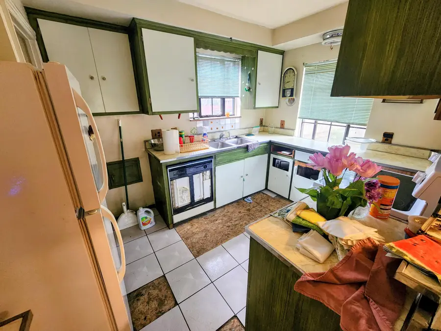 4800 Yorkshire Road, Detroit, MI 48224 - Image #2