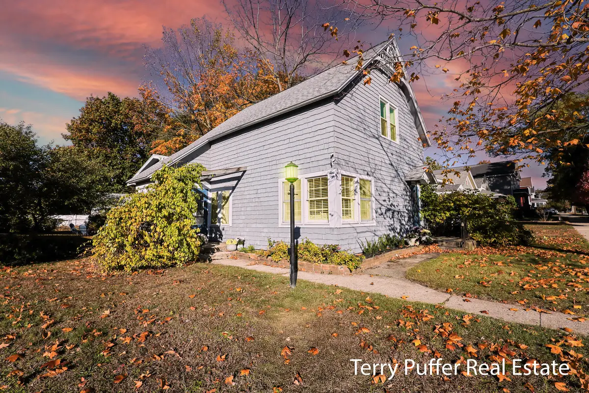 305 N Robert Street, Ludington, MI 49431 - Image #1