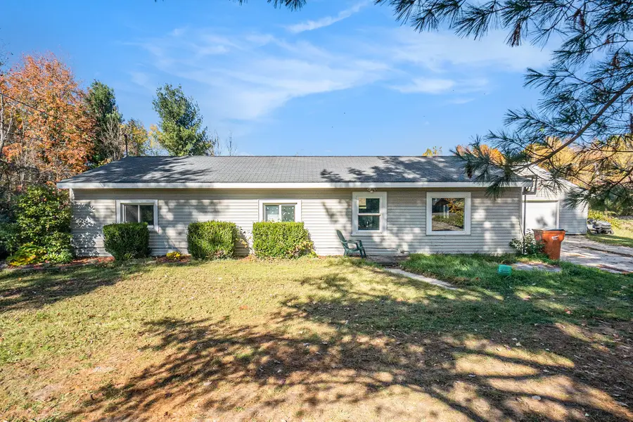 5475 14 Mile Court Ne, Rockford, MI 49341 - Image #2