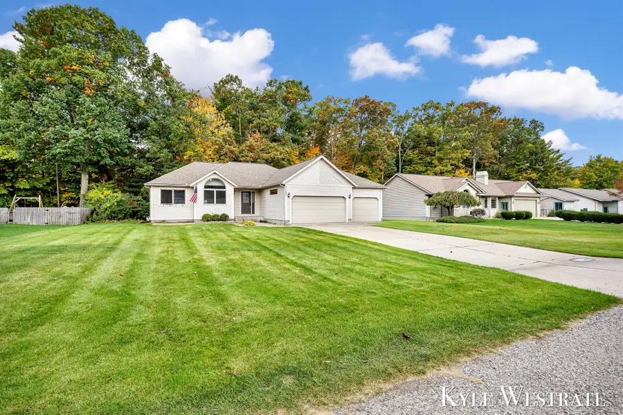 1127 S Robinhood Drive, Muskegon, MI 49445 - Image #2