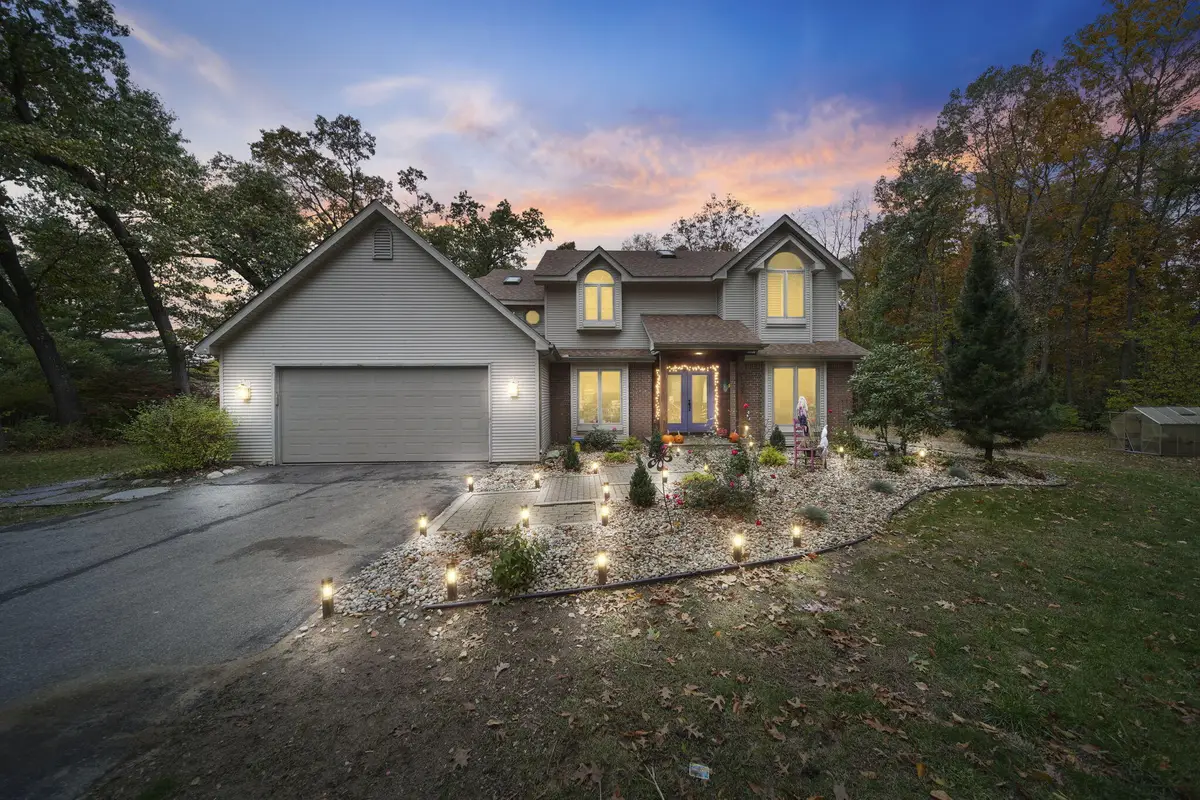 7142 Foxmoore Court, Jackson, MI 49201 - Image #1