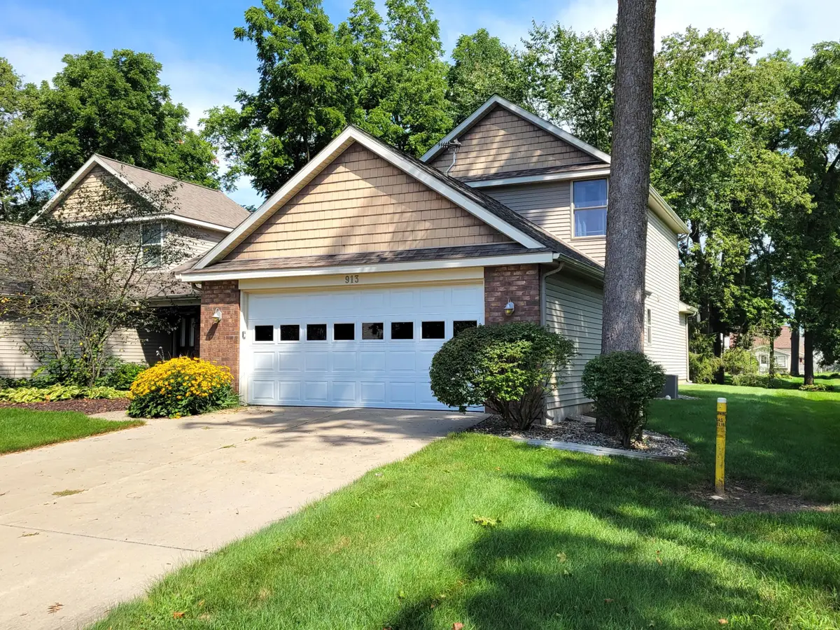 913 Clark Street Se, Lowell, MI 49331 - Image #1