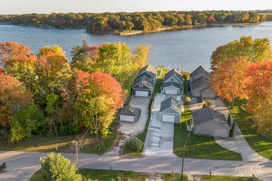 447 Lakeshore Boulevard, Norton Shores, MI 49444 - Image #2