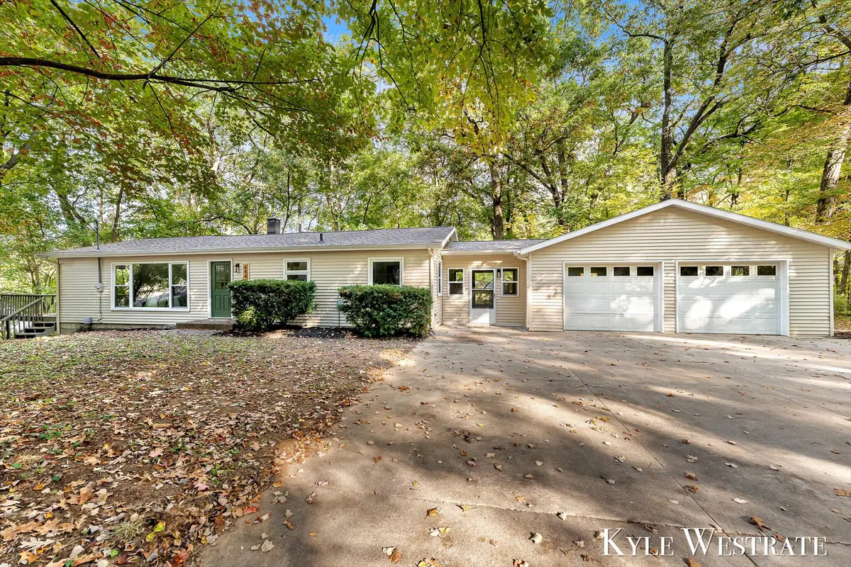 8446 Brower Avenue Ne, Rockford, MI 49341 - Image #1