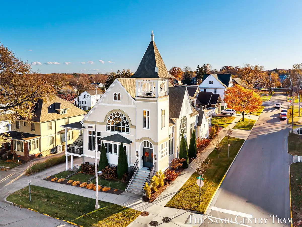 600 Washington Avenue, Grand Haven, MI 49417 - Image #1