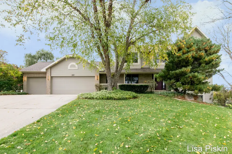 2197 Knollpoint Drive Ne, Ada, MI 49301 - Image #2