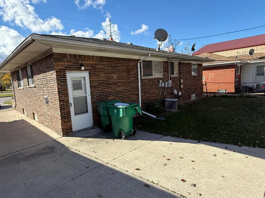 16475 E 8 Mile Road, Eastpointe, MI 48021 - Image #2