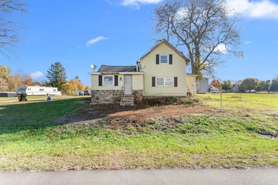 219 N Hayward Street, Montgomery, MI 49255 - Image #2